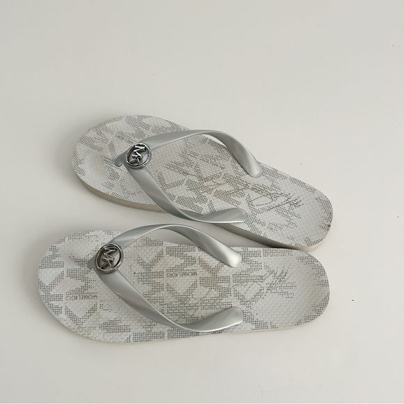 Michael Kors Metallic Silver Flip Flops - Picture 5 of 7